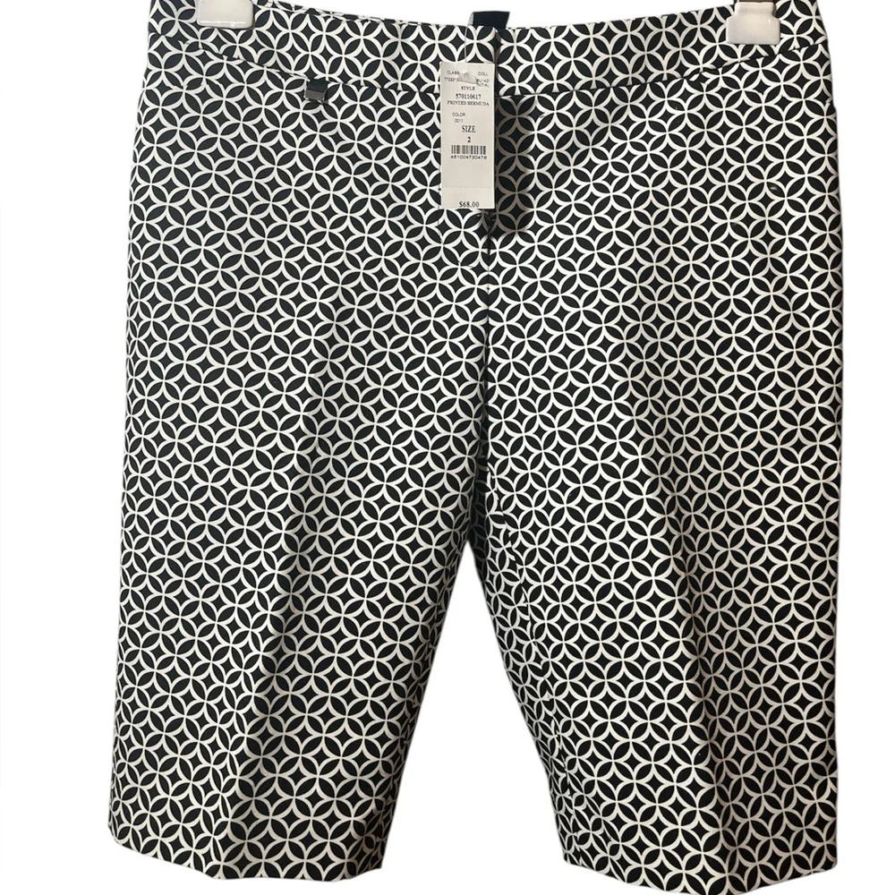 White House Black Market Geometric Black and White Bermudas NWT